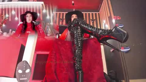 Snapshot of sharoon_gold chatting on 02/23/25, 01:46 Your mistress Sharon online show from 02/23/25, 01:46