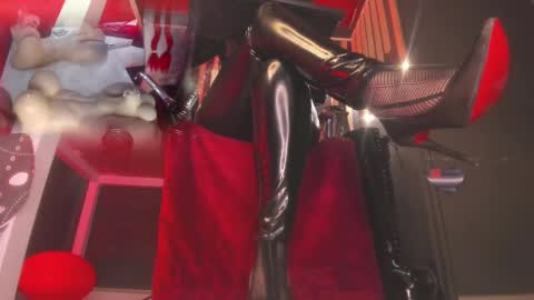 Snapshot of sharoon_gold chatting on 03/04/25, 03:22 Your mistress Sharon online show from 03/04/25, 03:22