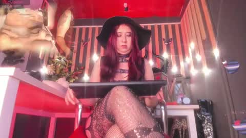 Snapshot of sharoon_gold chatting on 03/08/25, 10:34 Your mistress Sharon online show from 03/08/25, 10:34