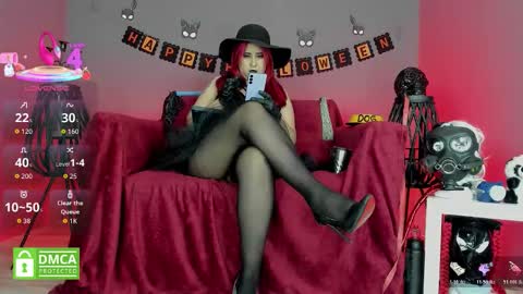 Snapshot of sharoon_gold chatting on 10/29/25, 04:15 Your mistress Sharon online show from 10/29/25, 04:15