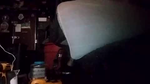 Snapshot of sharprazor2 chatting on 10/28/25, 06:39 sharprazor2 online show from 10/28/25, 06:39