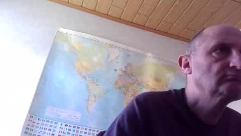 Snapshot of sharpshoder chatting on 09/18/25, 11:45 Peter online show from 09/18/25, 11:45