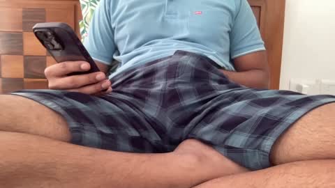 Snapshot of shash2014 chatting on 12/30/24, 07:15 Shashii online show from 12/30/24, 07:15