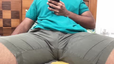 Snapshot of shash2014 chatting on 01/19/25, 04:25 Shashii online show from 01/19/25, 04:25