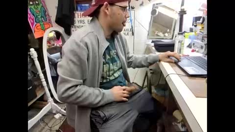 Snapshot of shawnboarder94 chatting on 03/10/25, 01:23 snowboarder9420 online show from 03/10/25, 01:23