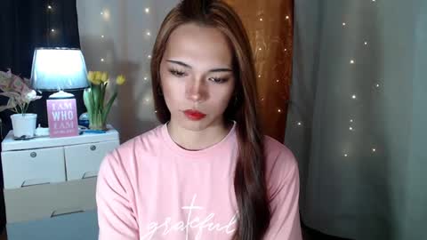 Snapshot of shawntel_cutiee chatting on 01/20/25, 02:43 shawniee 3 online show from 01/20/25, 02:43