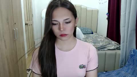 Snapshot of shawntel_cutiee chatting on 10/27/25, 02:59 shawniee 3 online show from 10/27/25, 02:59