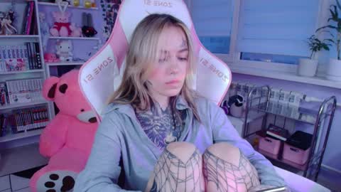 Snapshot of shaydaanka chatting on 11/29/25, 01:03 Katrin online show from 11/29/25, 01:03