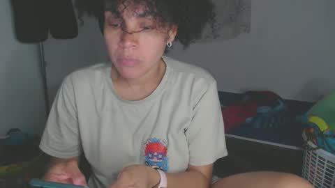 Snapshot of shayna_cute chatting on 11/18/25, 12:16 Shayna online show from 11/18/25, 12:16