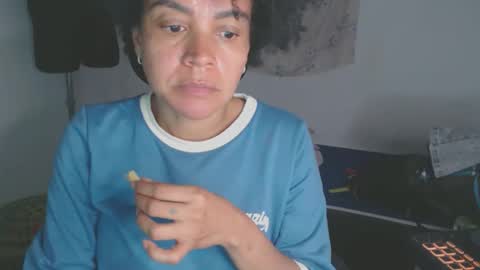 Snapshot of shayna_cute chatting on 11/24/25, 02:33 Shayna online show from 11/24/25, 02:33