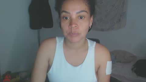 Snapshot of shayna_cute chatting on 11/27/25, 03:30 Shayna online show from 11/27/25, 03:30