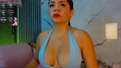 shayra_boobs2 online show from 01/19/26, 10:41