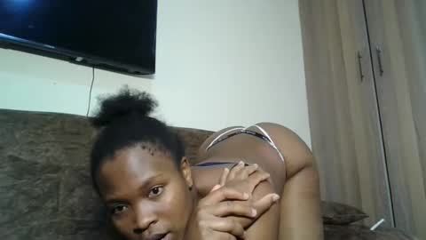 Snapshot of shazliz chatting on 02/19/26, 05:14 shazliz online show from 02/19/26, 05:14