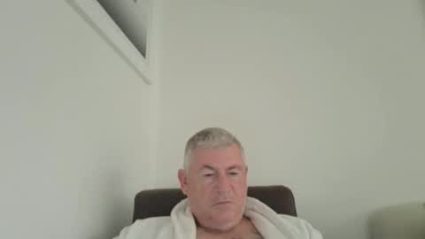 Snapshot of she52 chatting on 10/29/25, 07:43 she52 online show from 10/29/25, 07:43