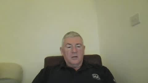 Snapshot of she52 chatting on 12/18/25, 03:51 she52 online show from 12/18/25, 03:51