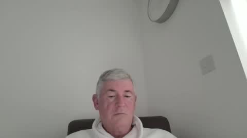 she52 online show from 04/18/26, 06:45