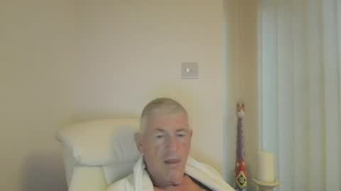 Snapshot of she52 chatting on 07/18/26, 08:23 she52 online show from 07/18/26, 08:23