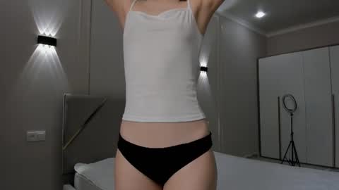 Snapshot of she_angell chatting on 07/13/26, 04:48 Anny online show from 07/13/26, 04:48