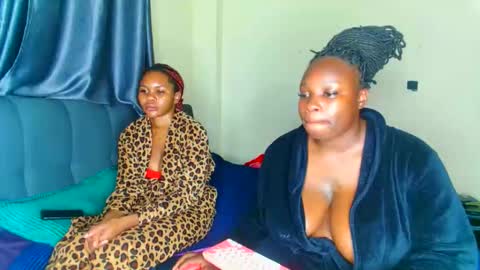 Snapshot of shee13 chatting on 11/01/25, 08:33 shee13 online show from 11/01/25, 08:33