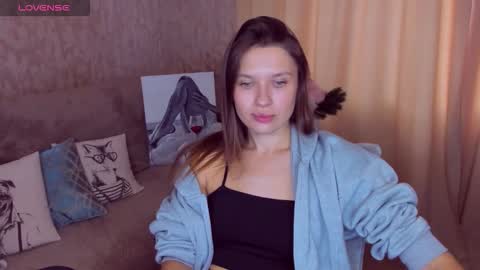 Snapshot of sheillatyler chatting on 11/19/25, 08:25 Alexis online show from 11/19/25, 08:25