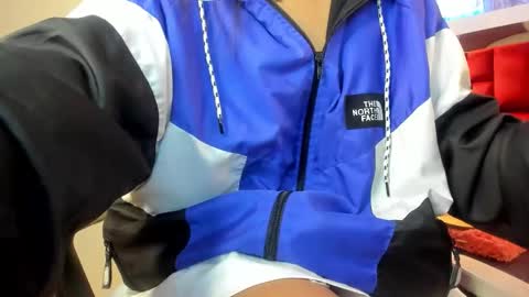Snapshot of sheilly_brown chatting on 09/14/25, 04:39 sheilly_brown online show from 09/14/25, 04:39