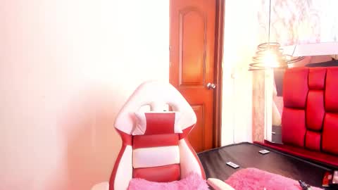 Snapshot of sheilly_brown chatting on 09/24/25, 07:28 sheilly_brown online show from 09/24/25, 07:28