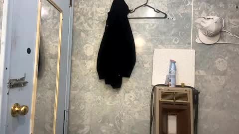 Snapshot of shelbybaby01 chatting on 12/05/24, 01:38 Shelby holes online show from 12/05/24, 01:38