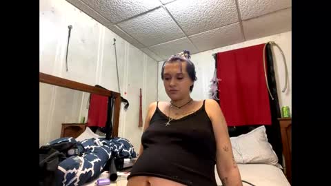 Snapshot of shelbybaby01 chatting on 12/31/24, 06:16 Shelby holes online show from 12/31/24, 06:16