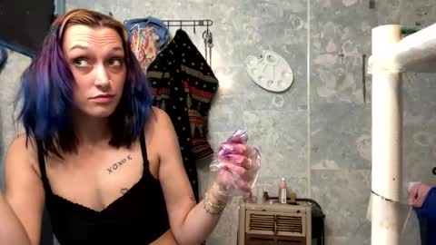 Snapshot of shelbybaby01 chatting on 11/20/25, 10:37 Shelby holes online show from 11/20/25, 10:37