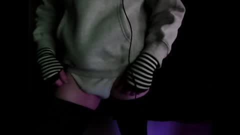 Snapshot of shelbyremington chatting on 01/24/25, 03:00 Shelby Remington online show from 01/24/25, 03:00