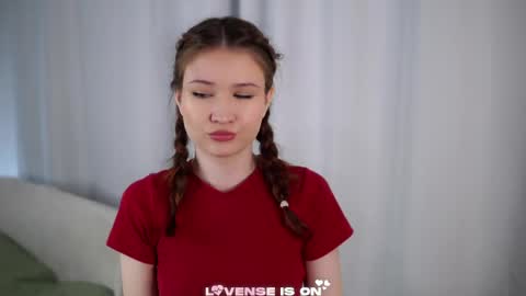 Lina online show from 03/11/26, 01:39