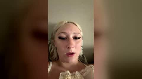 shellbell00 online show from 06/01/26, 03:25