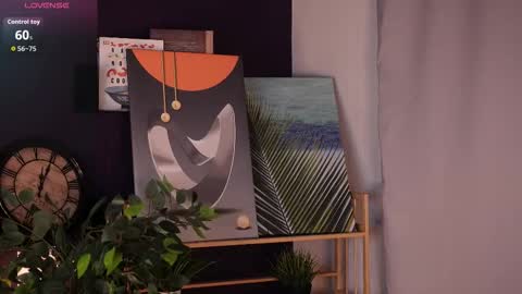 Snapshot of shelleyborom chatting on 10/06/25, 03:59 Sofia online show from 10/06/25, 03:59