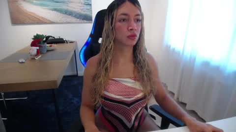 Shellsy H   online show from 01/06/25, 10:46