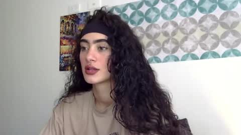 S H E L S Y online show from 05/25/26, 09:54
