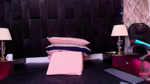 Shelsy online show from 11/08/25, 11:54