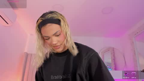 shelynna_azzul online show from 04/08/26, 08:09