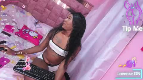Snapshot of shenielxxx chatting on 05/20/26, 05:57 shenielxxx online show from 05/20/26, 05:57