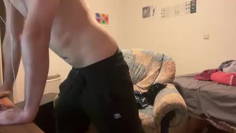 Snapshot of shenjungle1 chatting on 09/24/25, 06:55 shenjungle1 online show from 09/24/25, 06:55