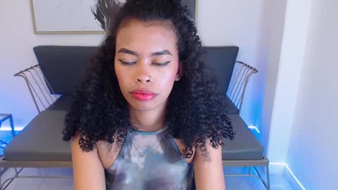 Snapshot of shenna_brunette_ chatting on 12/18/24, 04:39 Shenna online show from 12/18/24, 04:39