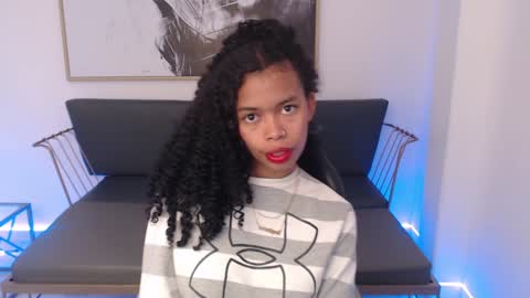 Snapshot of shenna_brunette_ chatting on 12/24/24, 01:17 Shenna online show from 12/24/24, 01:17