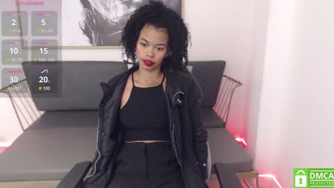 Snapshot of shenna_brunette_ chatting on 01/24/25, 01:36 Shenna online show from 01/24/25, 01:36