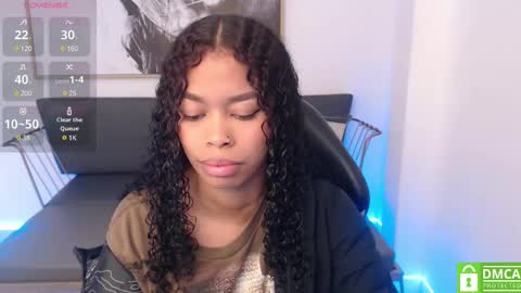 Snapshot of shenna_brunette_ chatting on 02/10/25, 01:01 Shenna online show from 02/10/25, 01:01