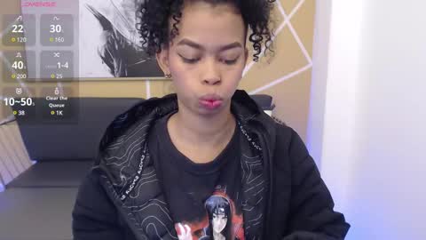 Snapshot of shenna_brunette_ chatting on 03/08/25, 01:03 Shenna online show from 03/08/25, 01:03