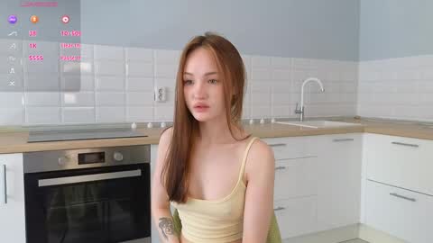 Snapshot of sherelllungwitz chatting on 06/08/26, 04:02 Alice online show from 06/08/26, 04:02