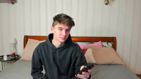 Snapshot of sherlockmax chatting on 09/27/25, 07:30 Max online show from 09/27/25, 07:30