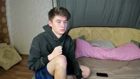 Snapshot of sherlockmax chatting on 10/15/25, 06:52 Max online show from 10/15/25, 06:52