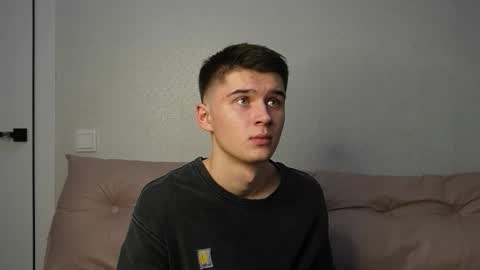 Snapshot of sherlockmax chatting on 11/06/25, 07:15 Max online show from 11/06/25, 07:15