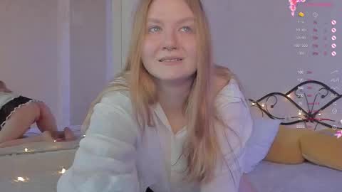 Snapshot of sherritate chatting on 12/17/25, 01:22 Sherri online show from 12/17/25, 01:22