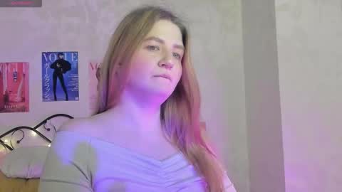 Snapshot of sherritate chatting on 12/20/25, 01:23 Sherri online show from 12/20/25, 01:23